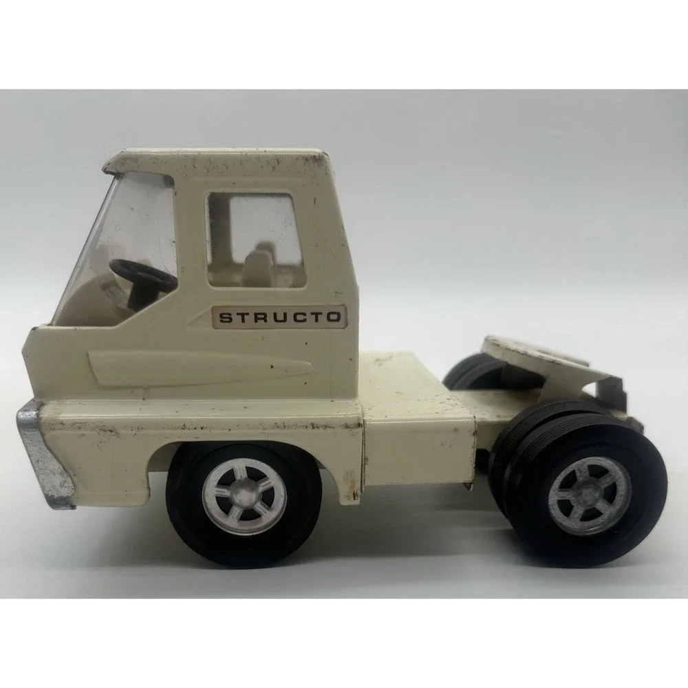 VINTAGE 1960'S STRUCTO TOYS R US SEMI TRUCK & TRAILER